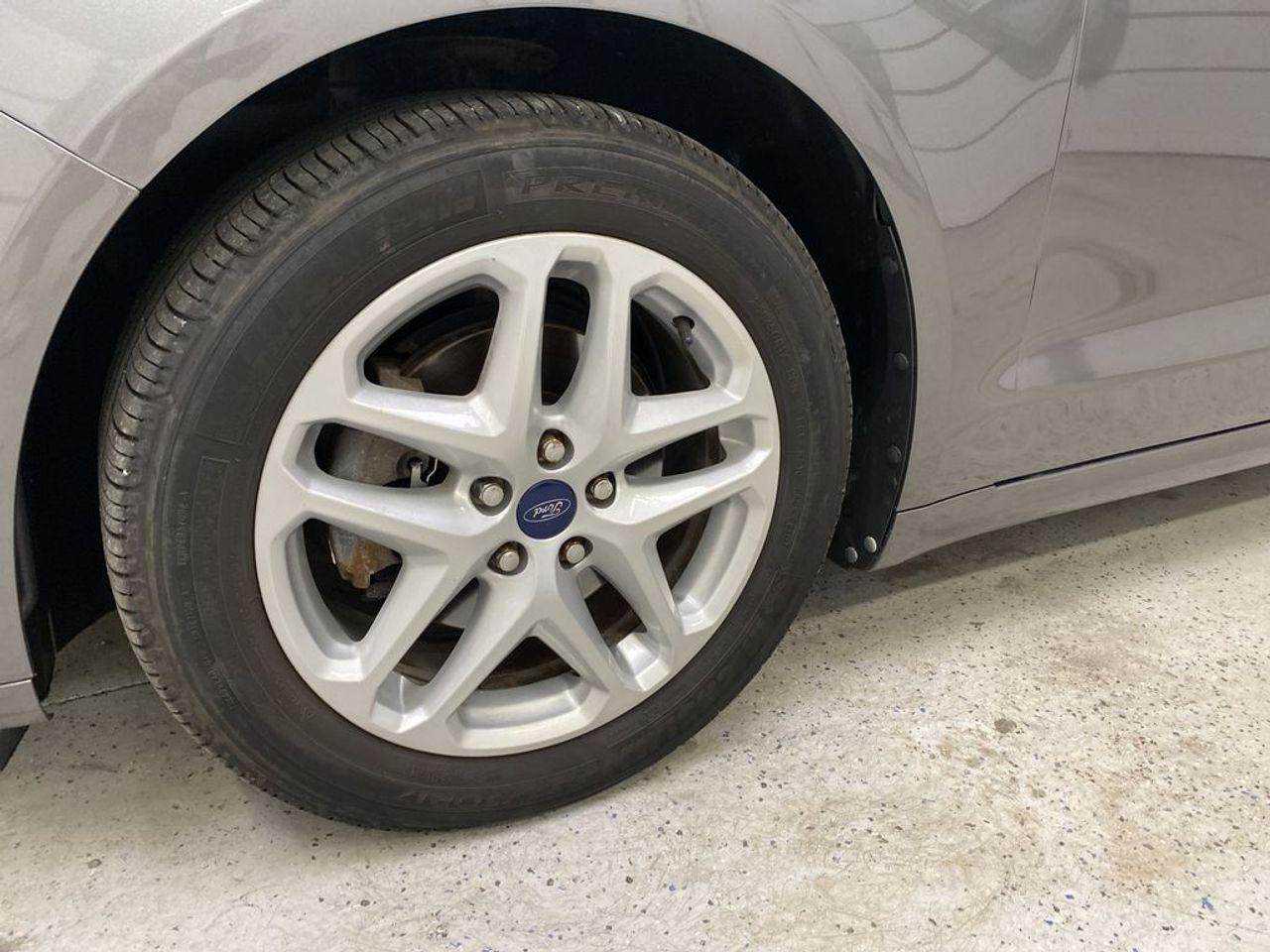2014 Ford Fusion SE-2