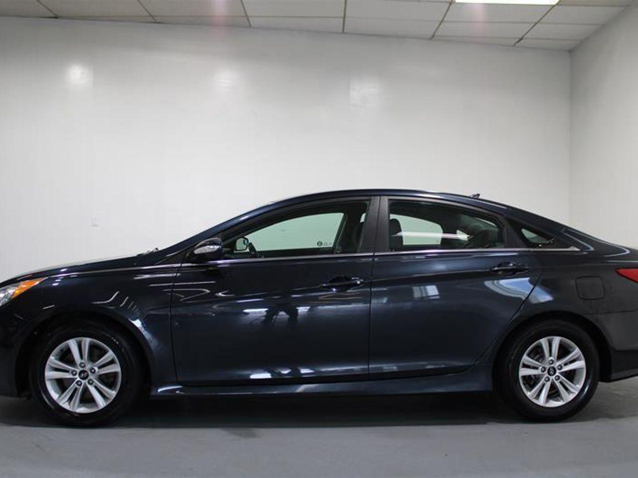 2014 Hyundai Sonata GL-1