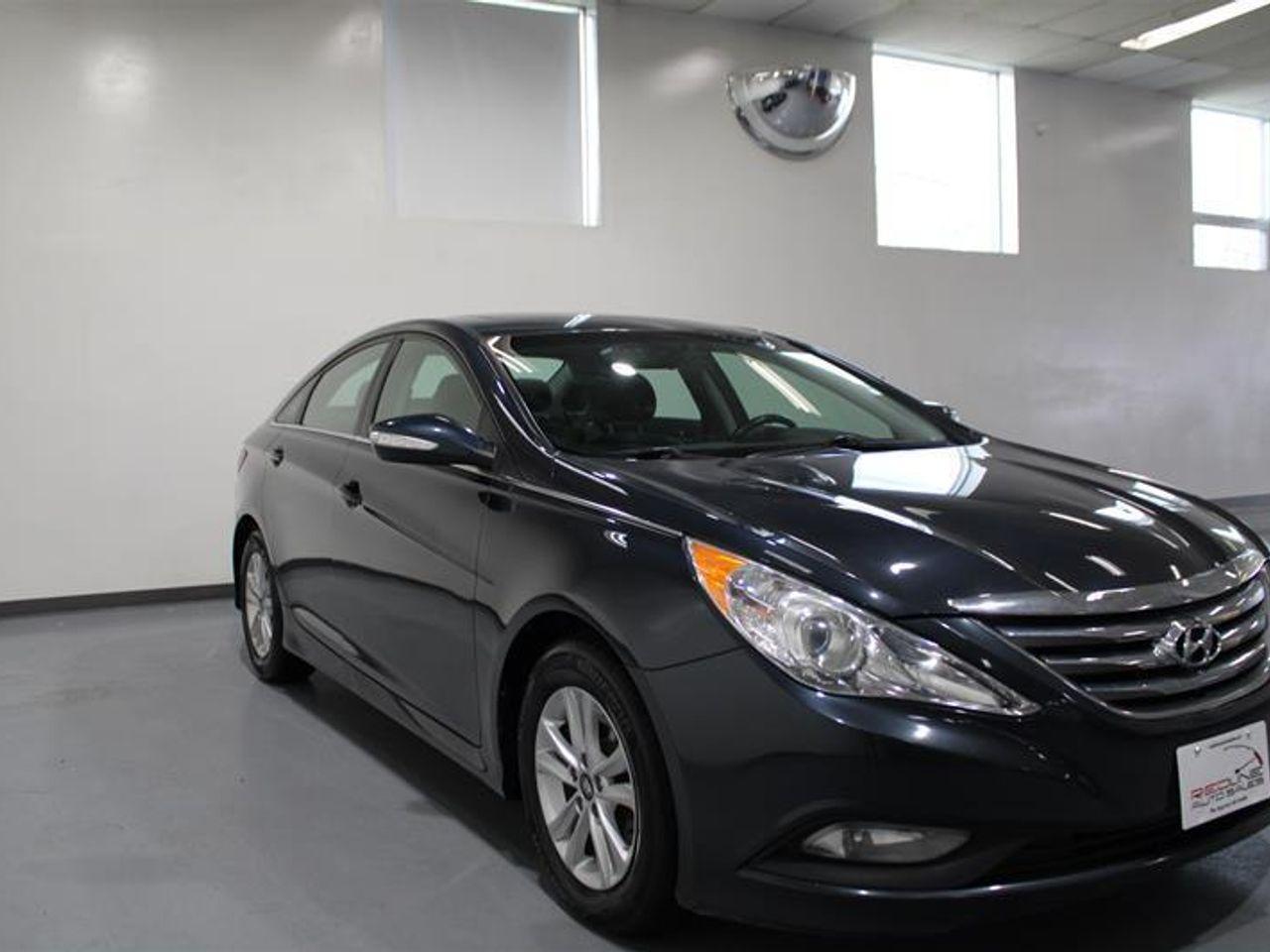 2014 Hyundai Sonata GL-4
