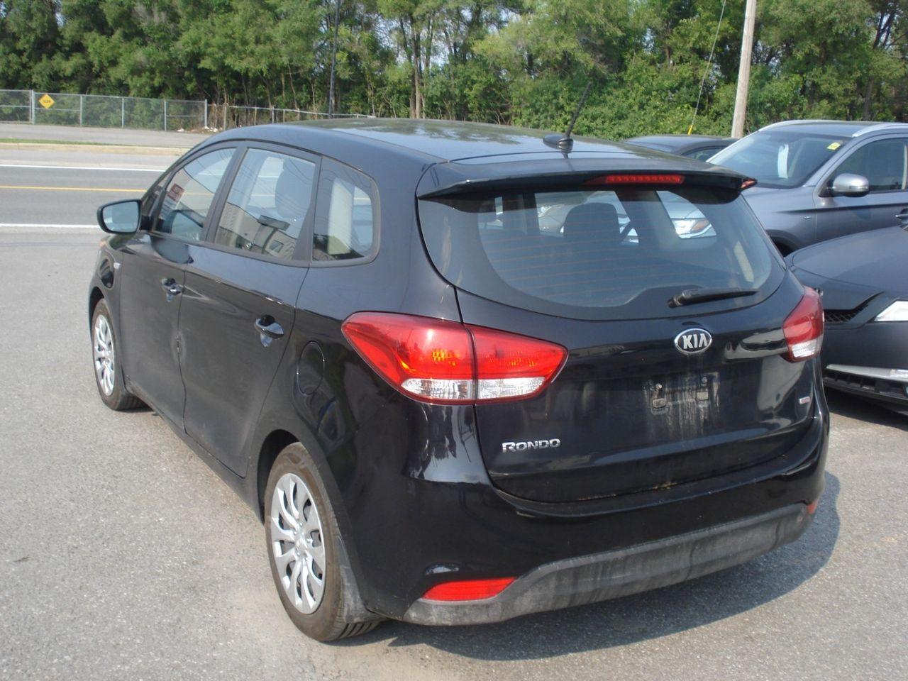 2014 Kia Rondo FX-2