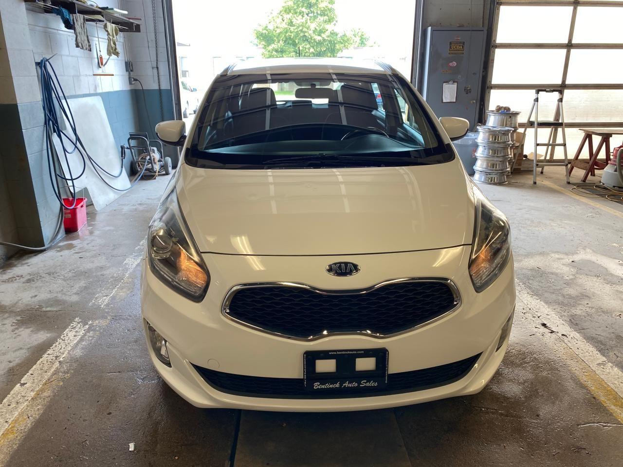 2014 Kia Rondo FX-1