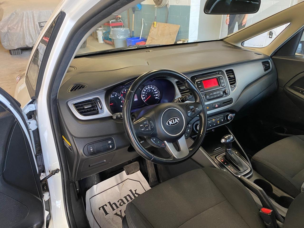 2014 Kia Rondo FX-4