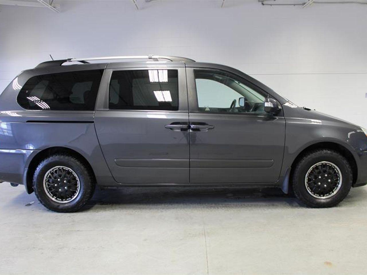 2014 Kia Sedona LX-0