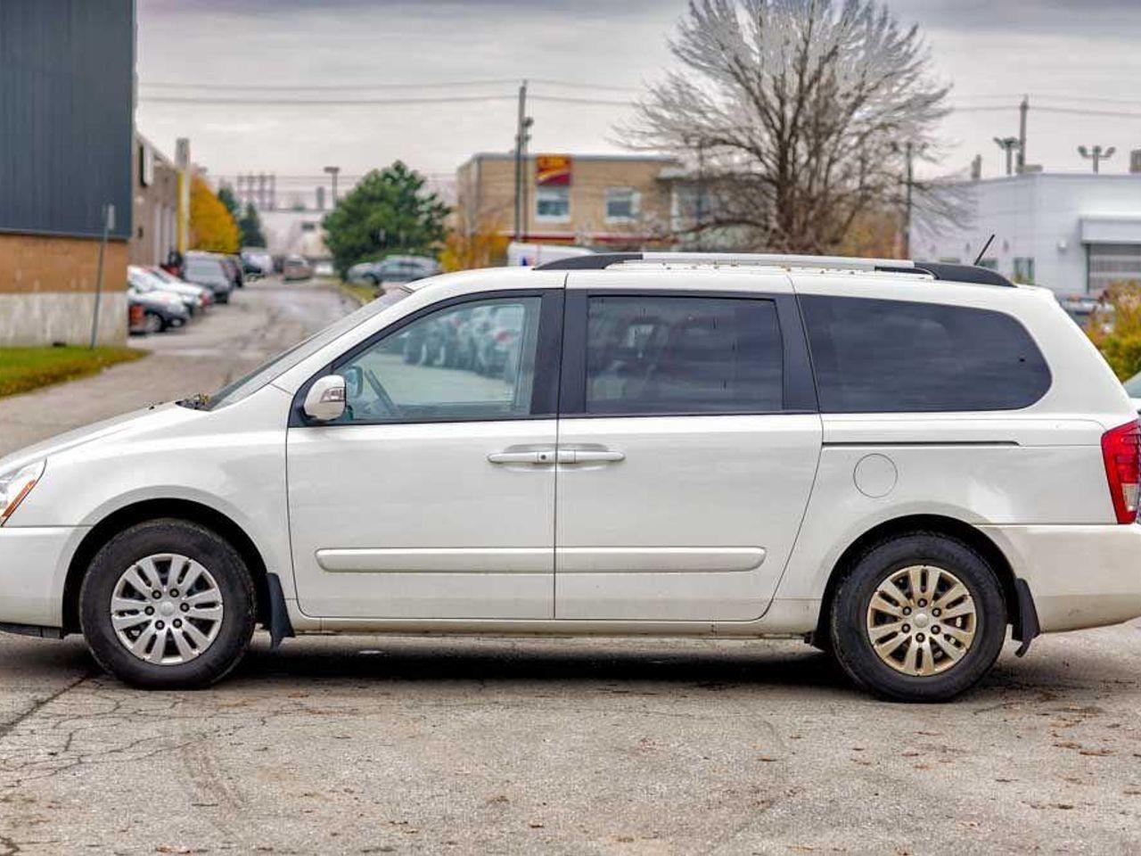 2014 Kia Sedona LX-1