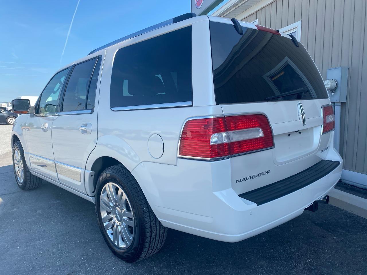 2014 Lincoln Navigator Base-2