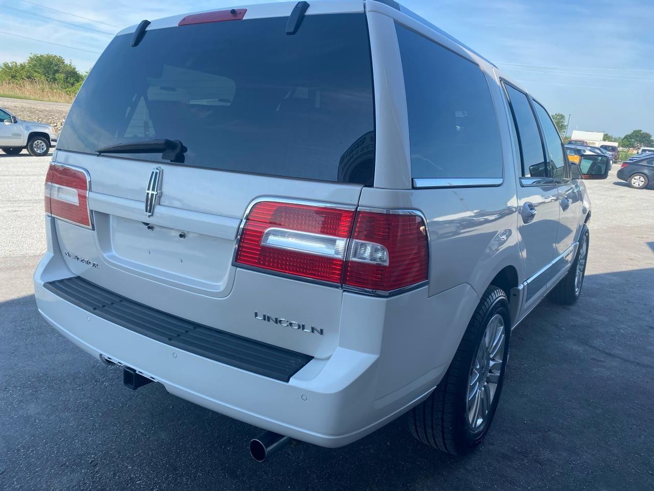 2014 Lincoln Navigator Base-4