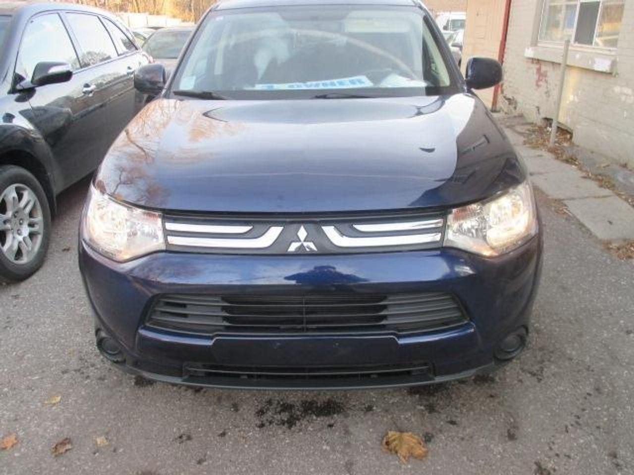 2014 Mitsubishi Outlander ES-1