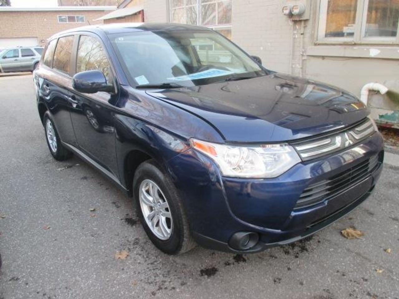 2014 Mitsubishi Outlander ES-3