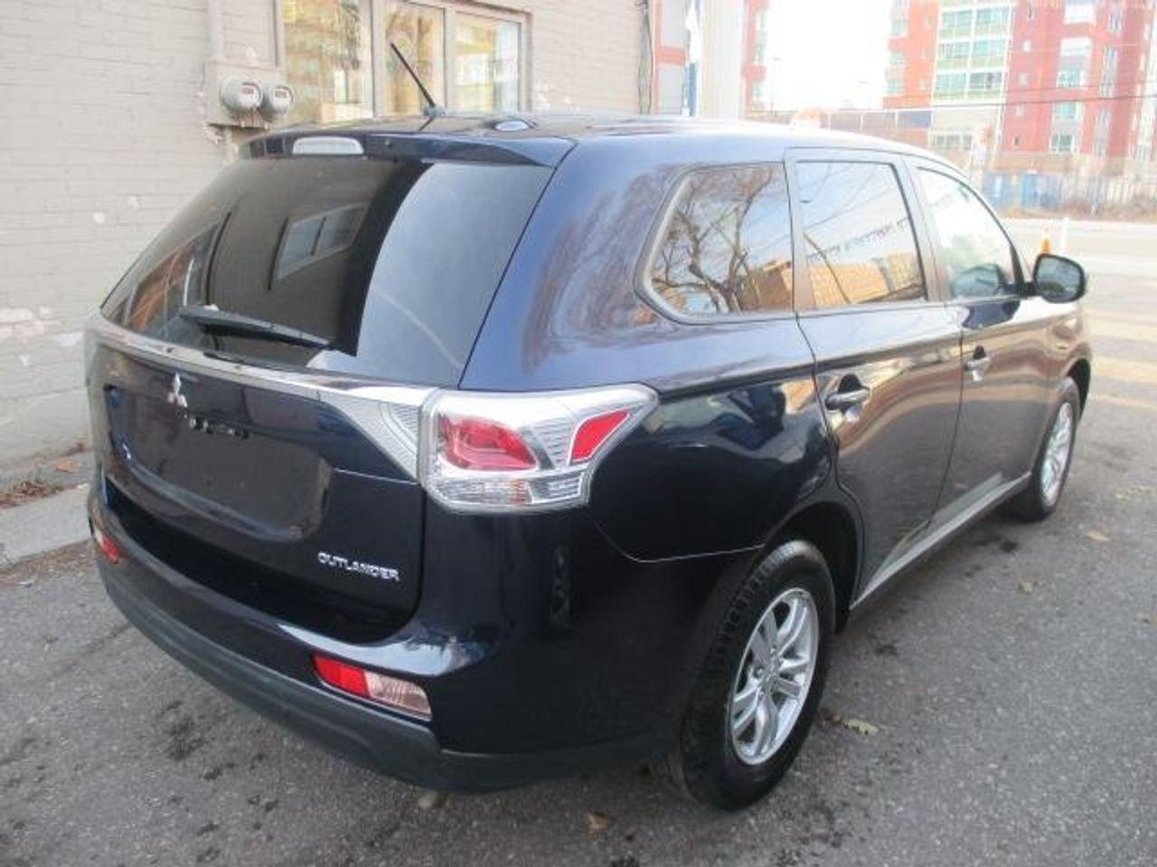 2014 Mitsubishi Outlander ES-4