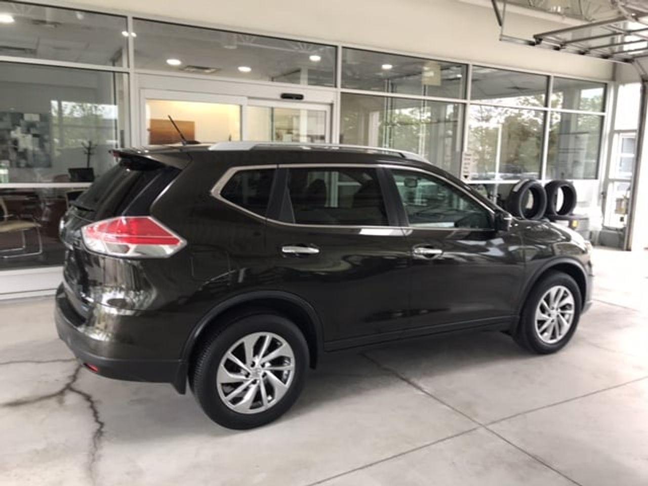2014 Nissan Rogue SV-4