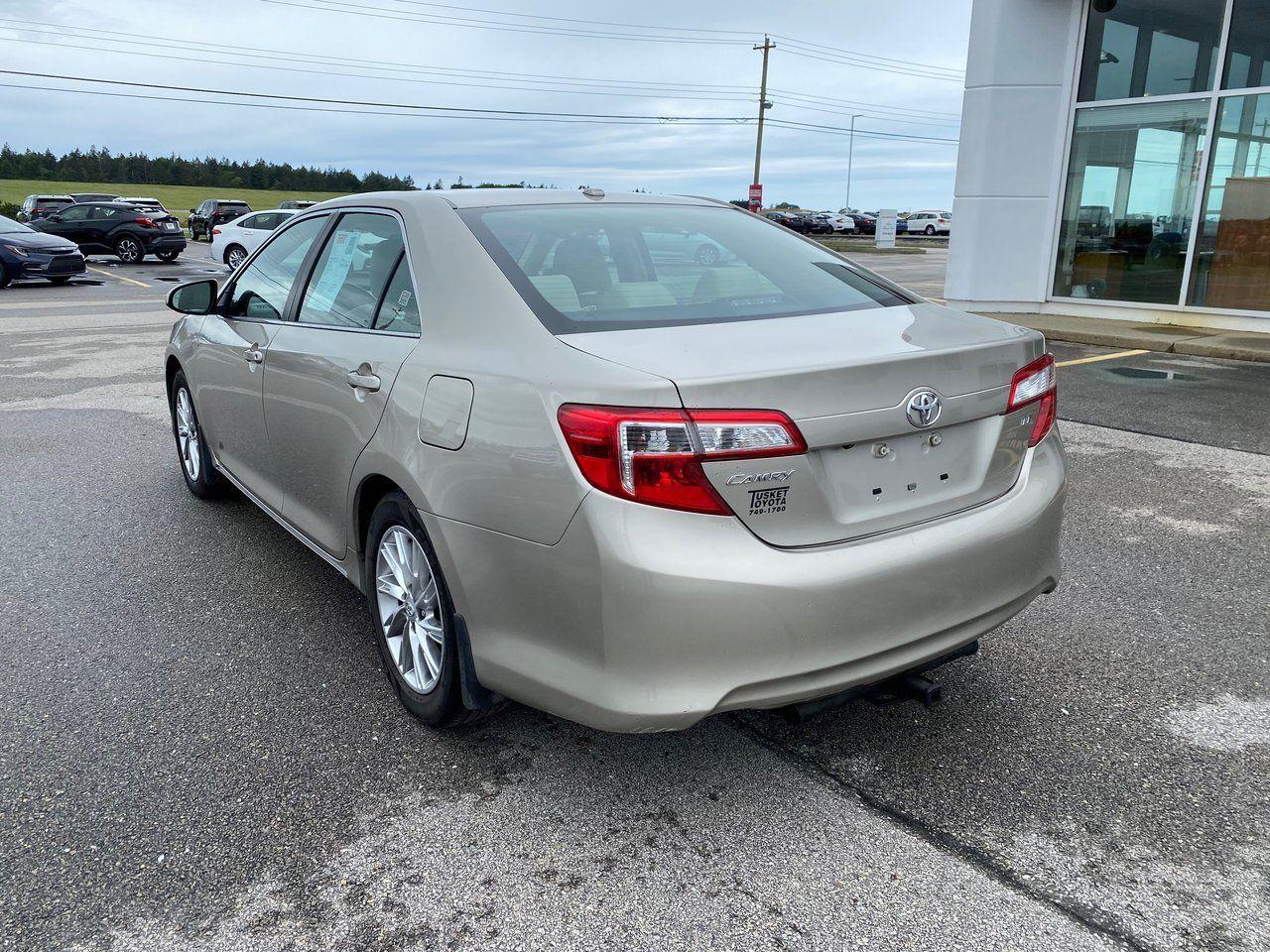 2014 Toyota Camry LE-3