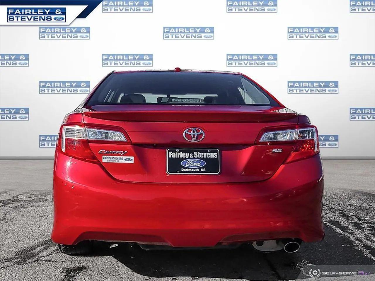 2014 Toyota Camry SE-3
