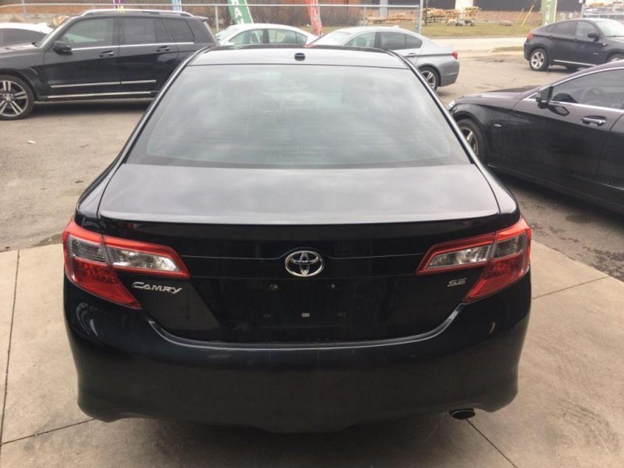 2014 Toyota Camry SE-4
