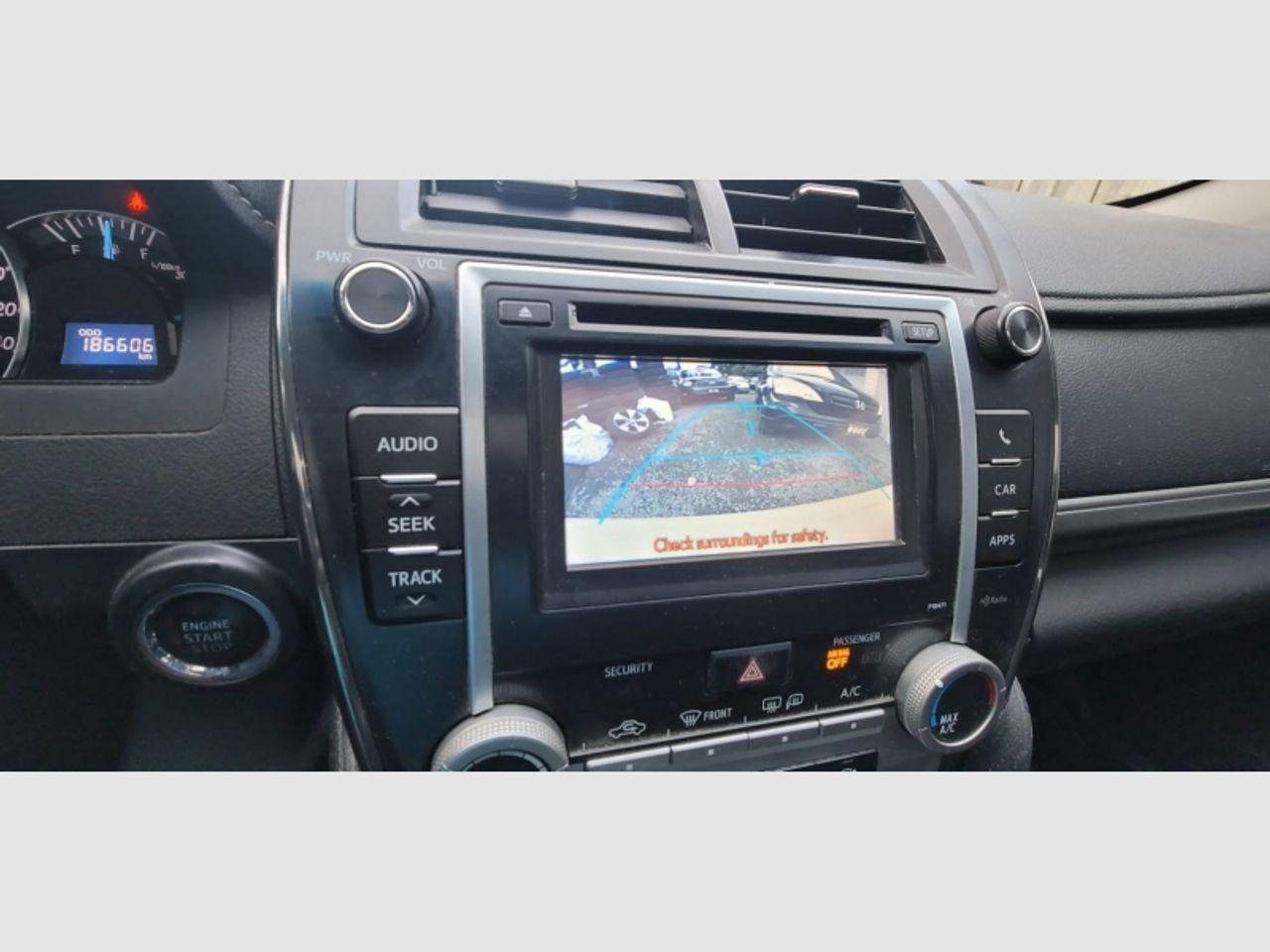 2014 Toyota Camry SE-2