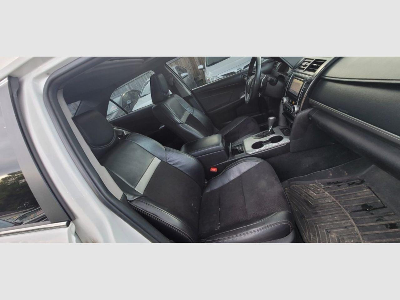 2014 Toyota Camry SE-3