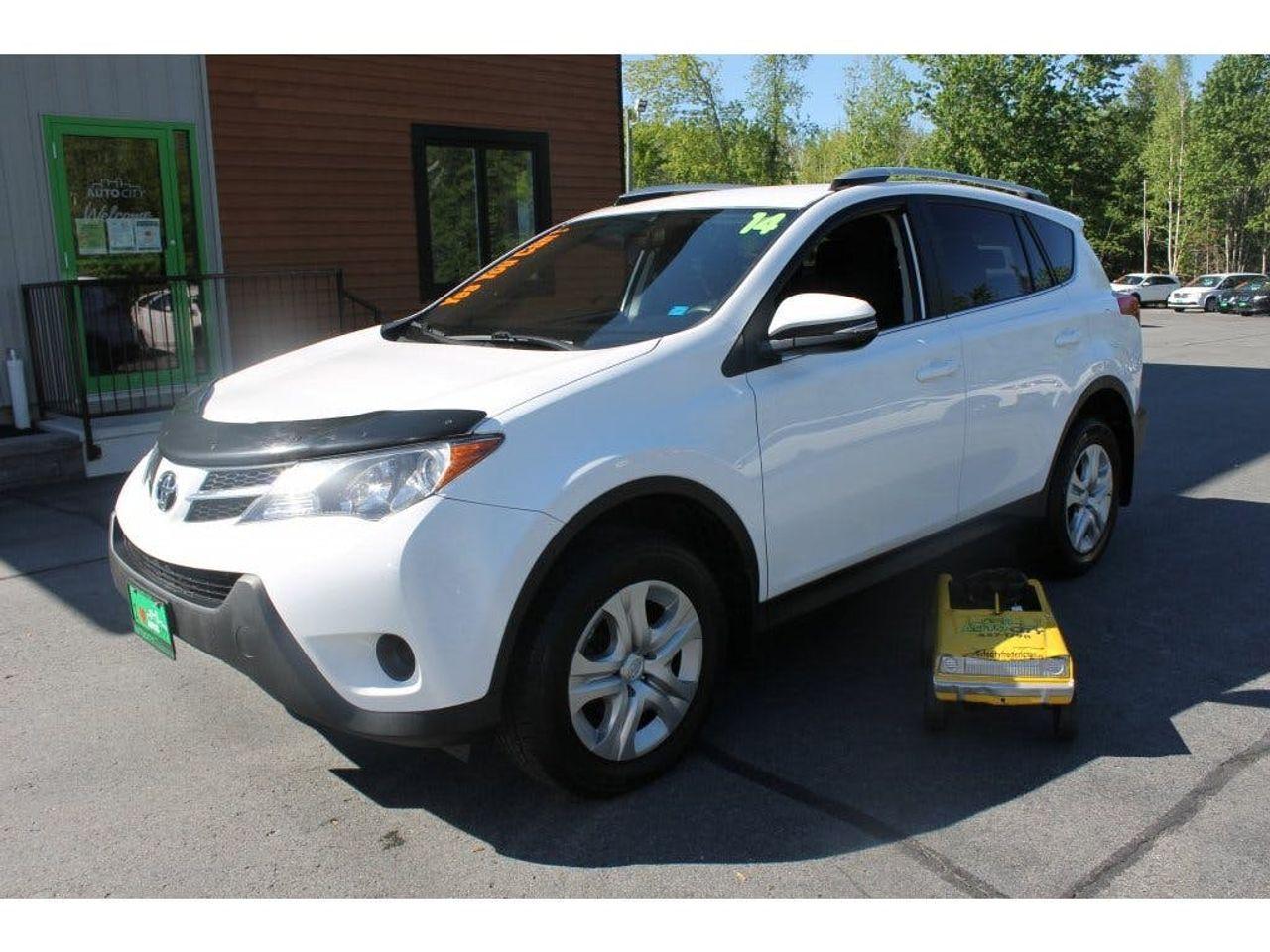 2014 Toyota RAV4 LE-2