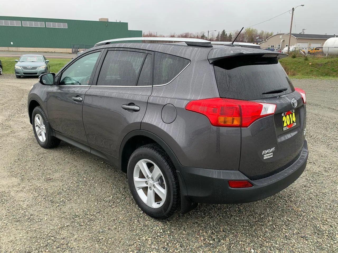 2014 Toyota RAV4 XLE-2
