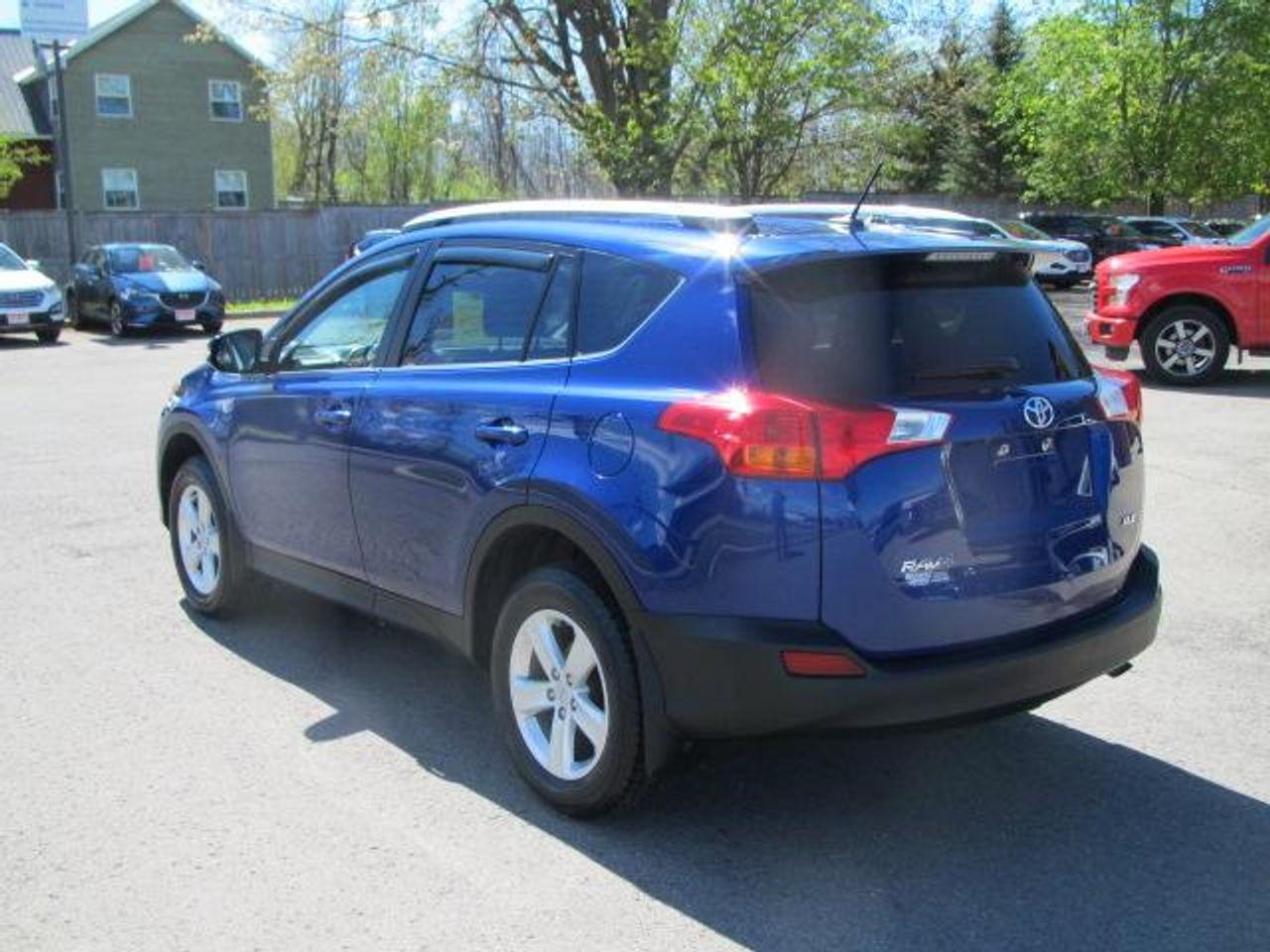 2014 Toyota RAV4 XLE-2