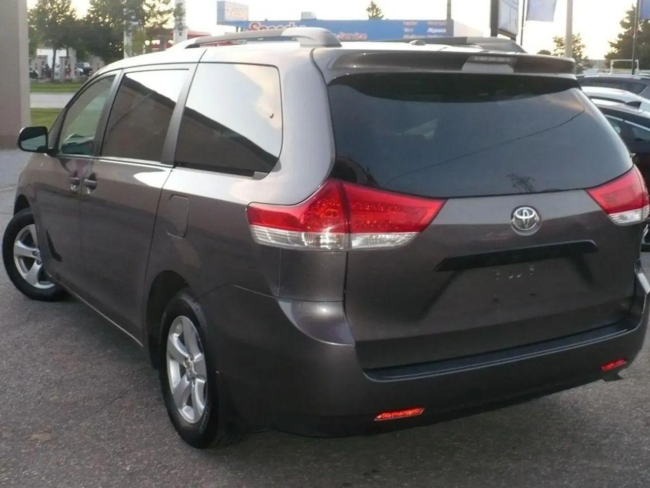 2014 Toyota Sienna Base-4