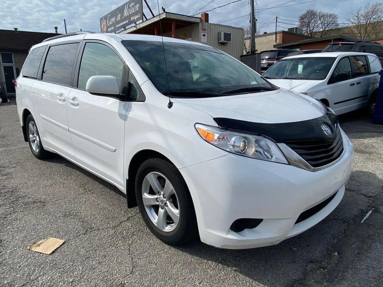 2014 Toyota Sienna LE-2