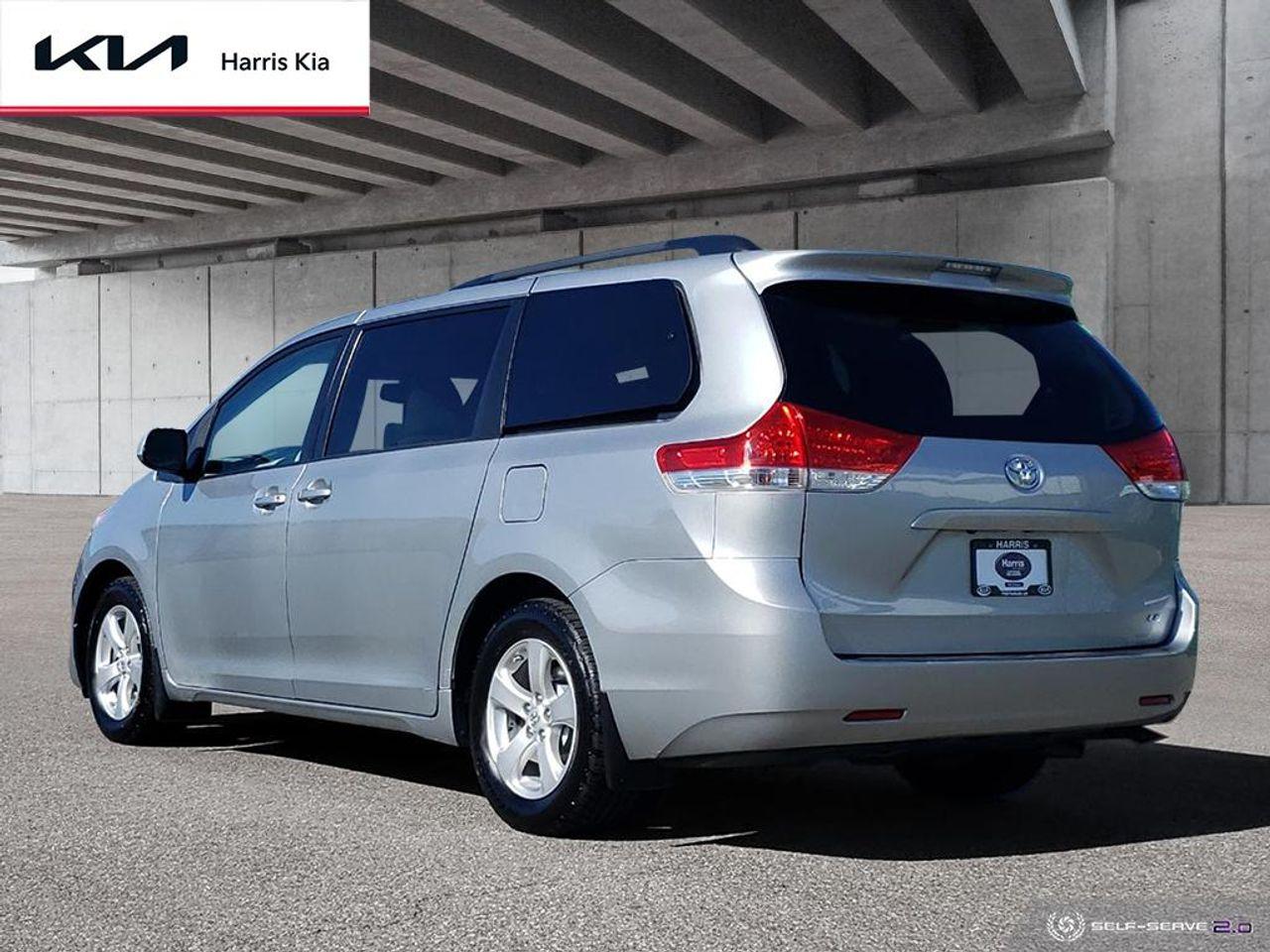 2014 Toyota Sienna LE-4