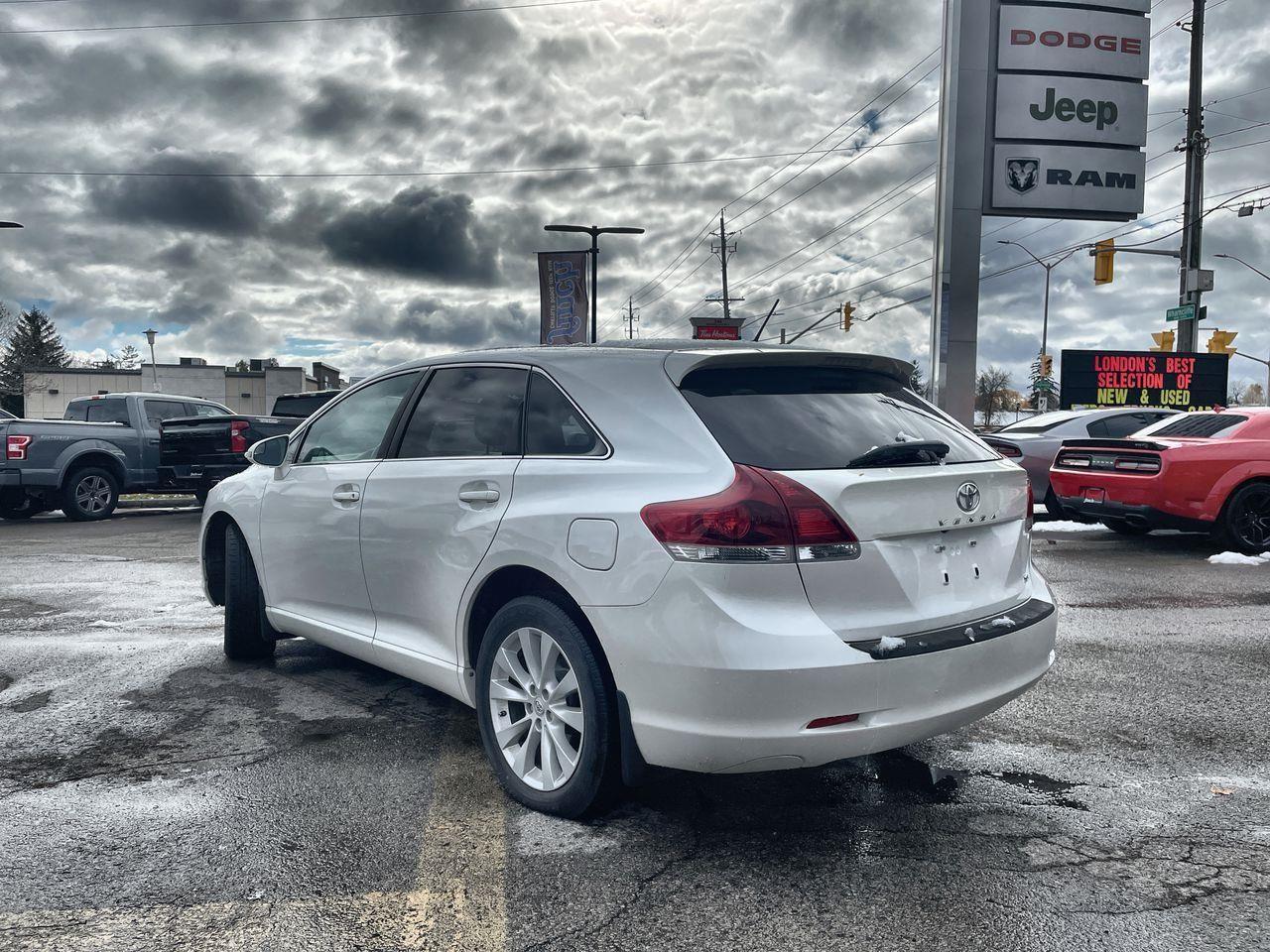 2014 Toyota Venza LE-3