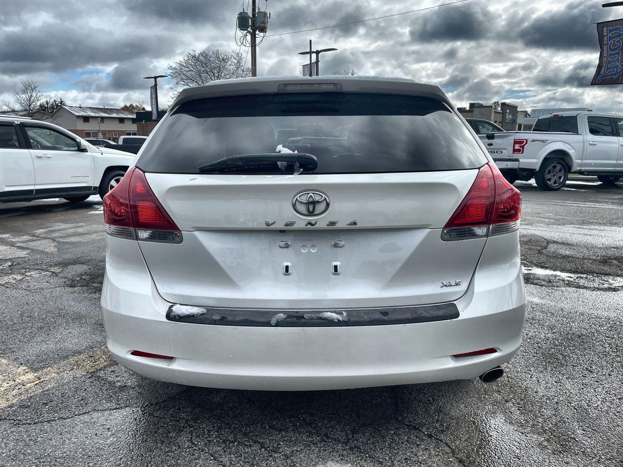 2014 Toyota Venza LE-4