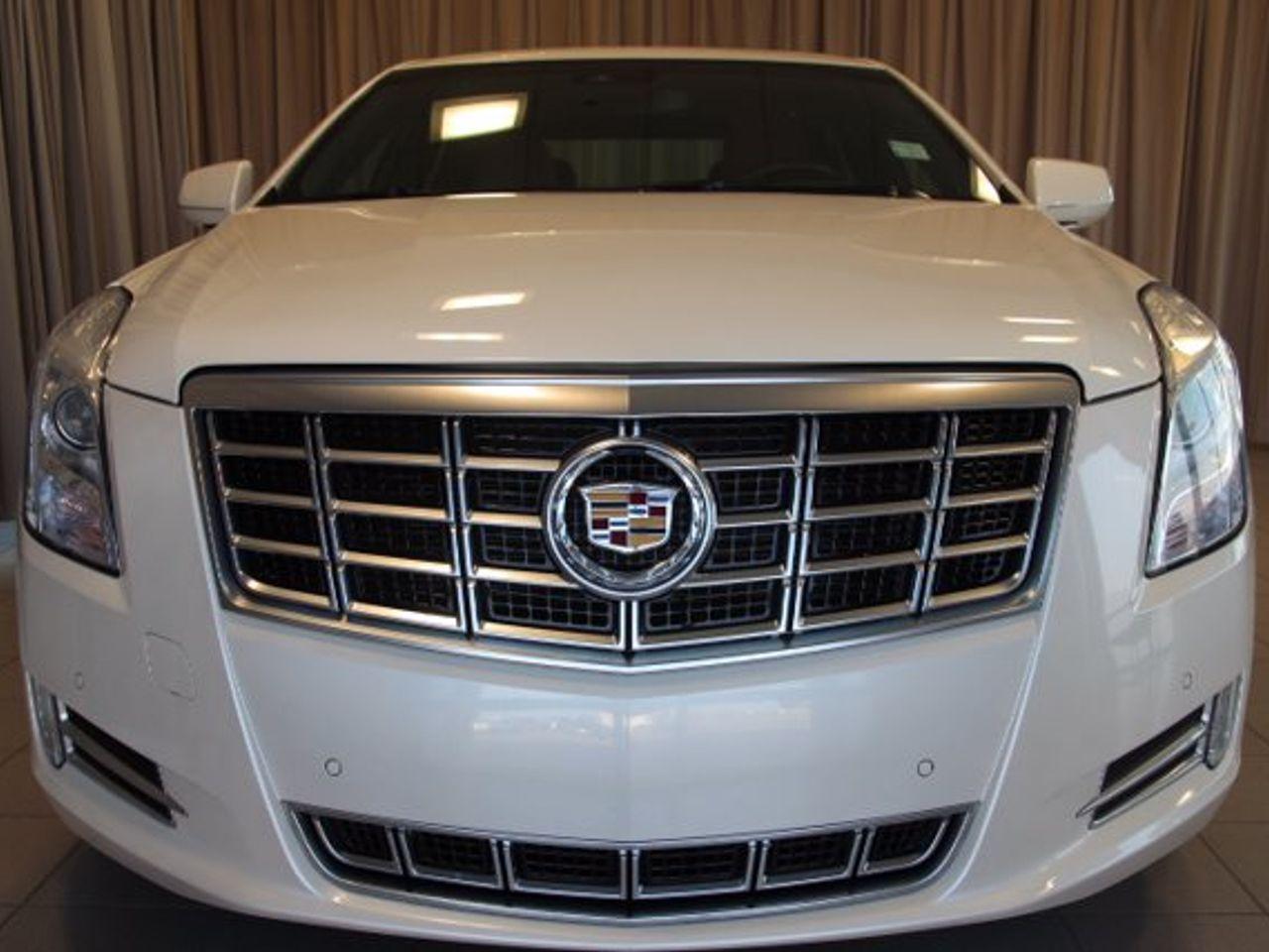 2015 Cadillac XTS Luxury-1