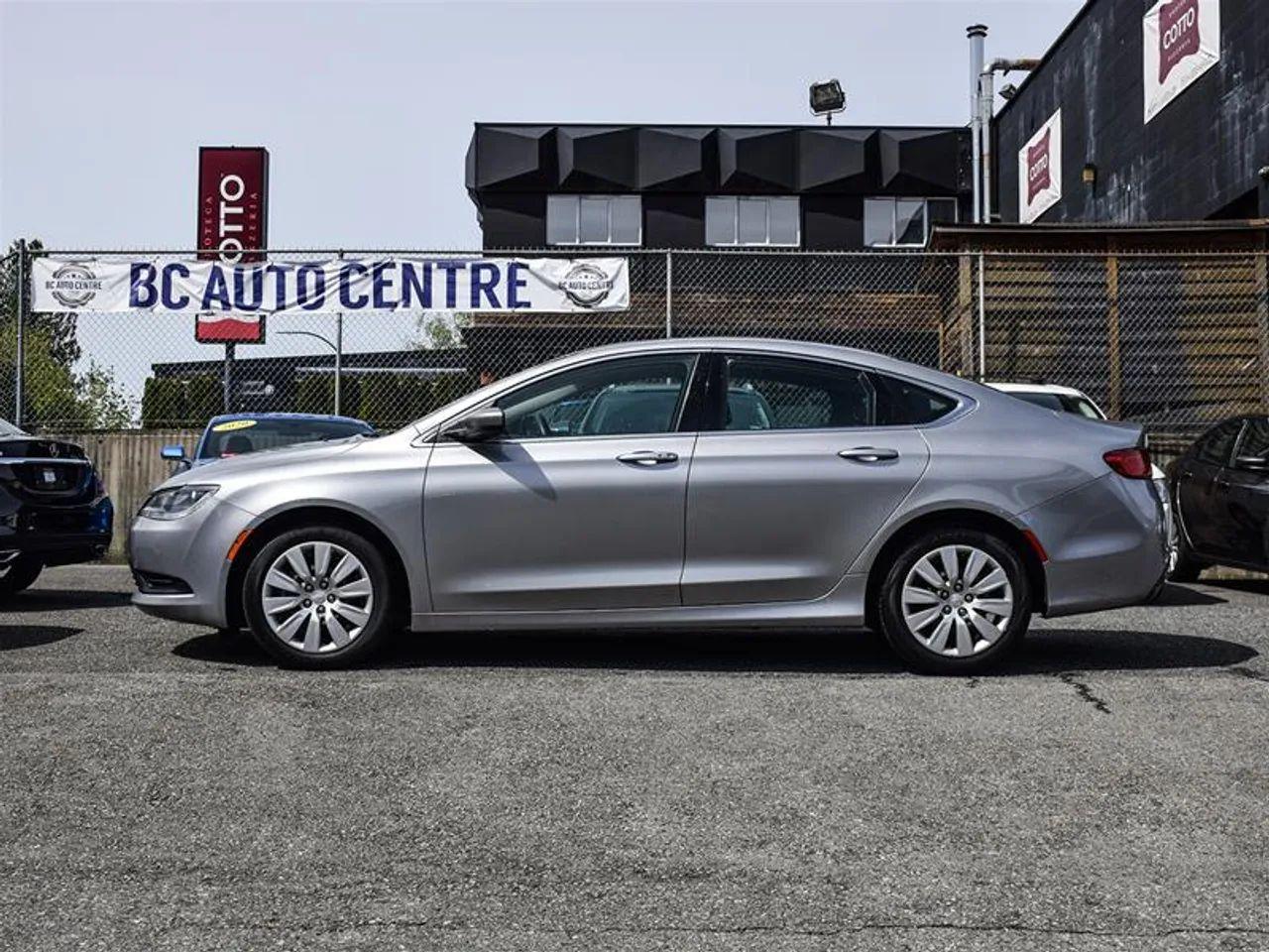2015 Chrysler 200 LX-2