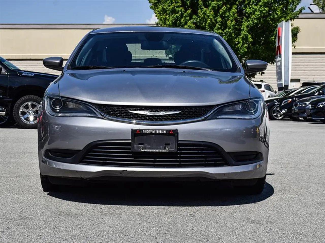 2015 Chrysler 200 LX-2