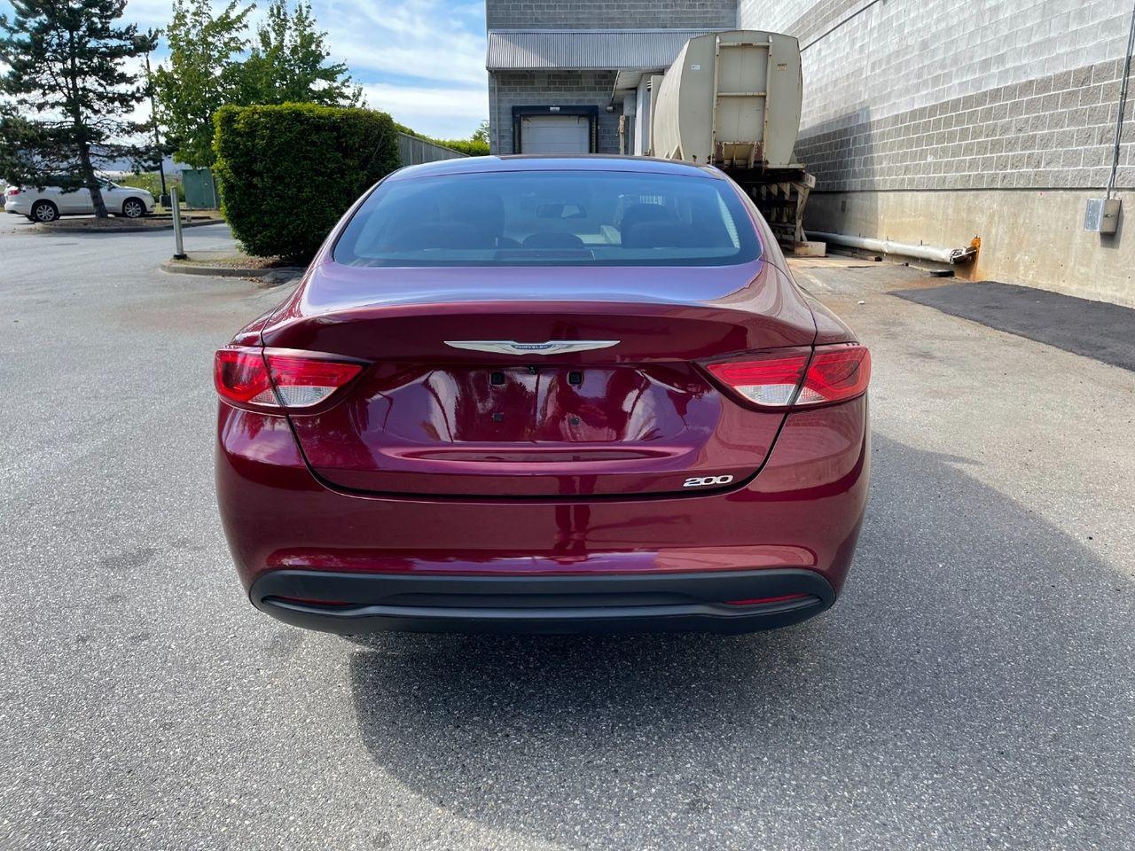2015 Chrysler 200 LX-4