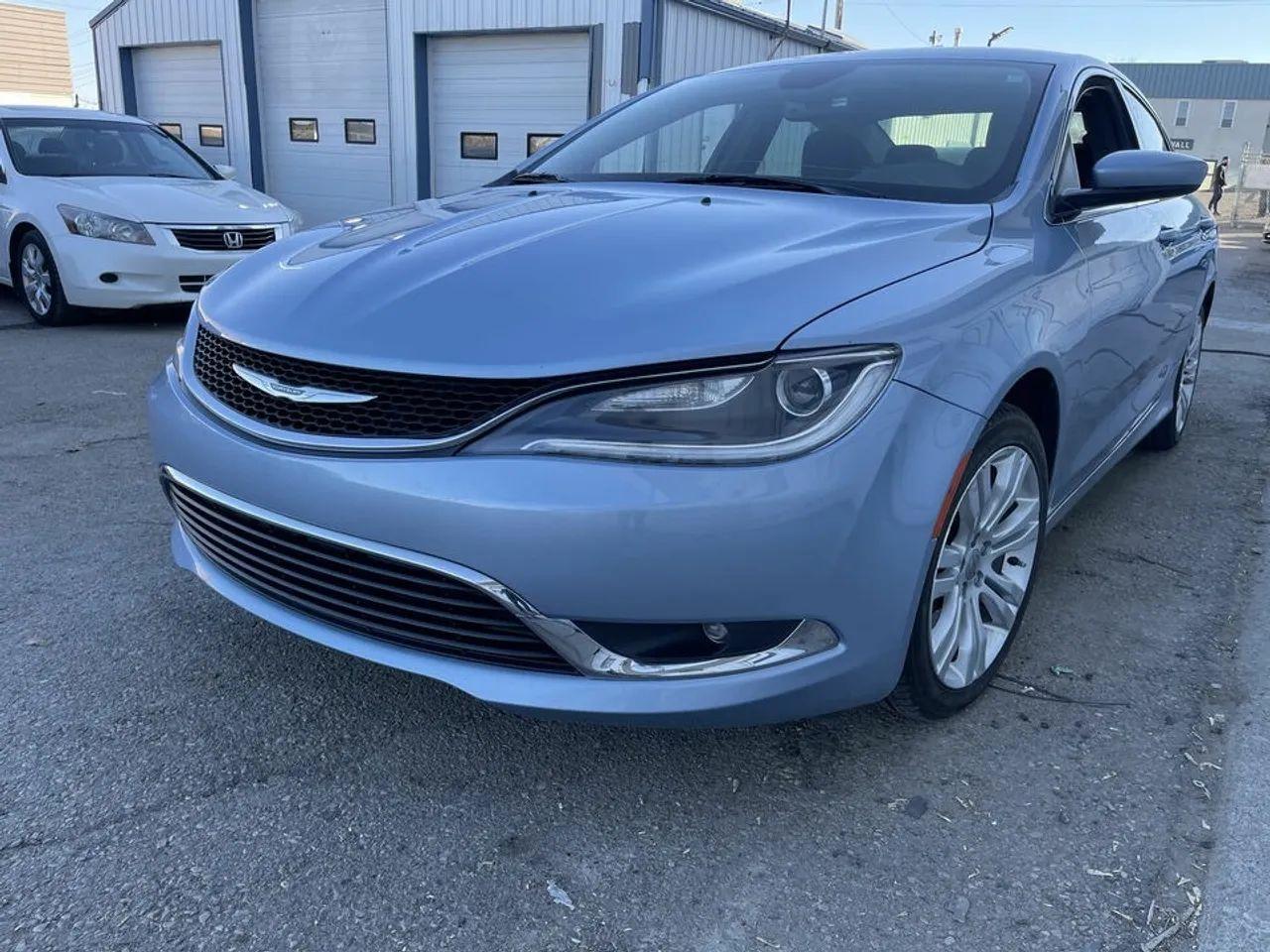 2015 Chrysler 200 Limited-1
