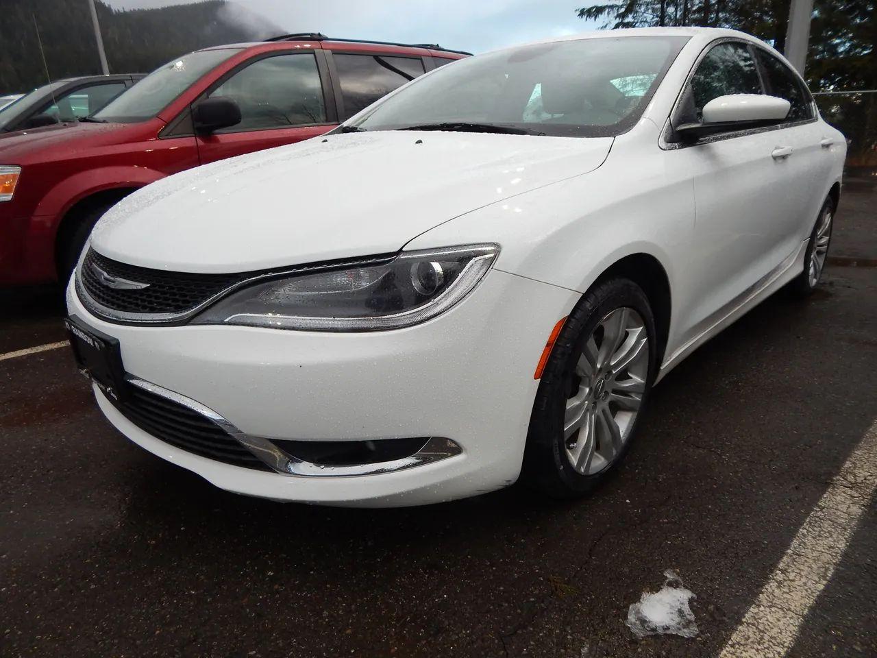 2015 Chrysler 200 Limited-0