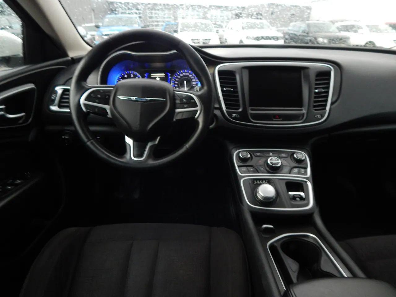2015 Chrysler 200 Limited-4