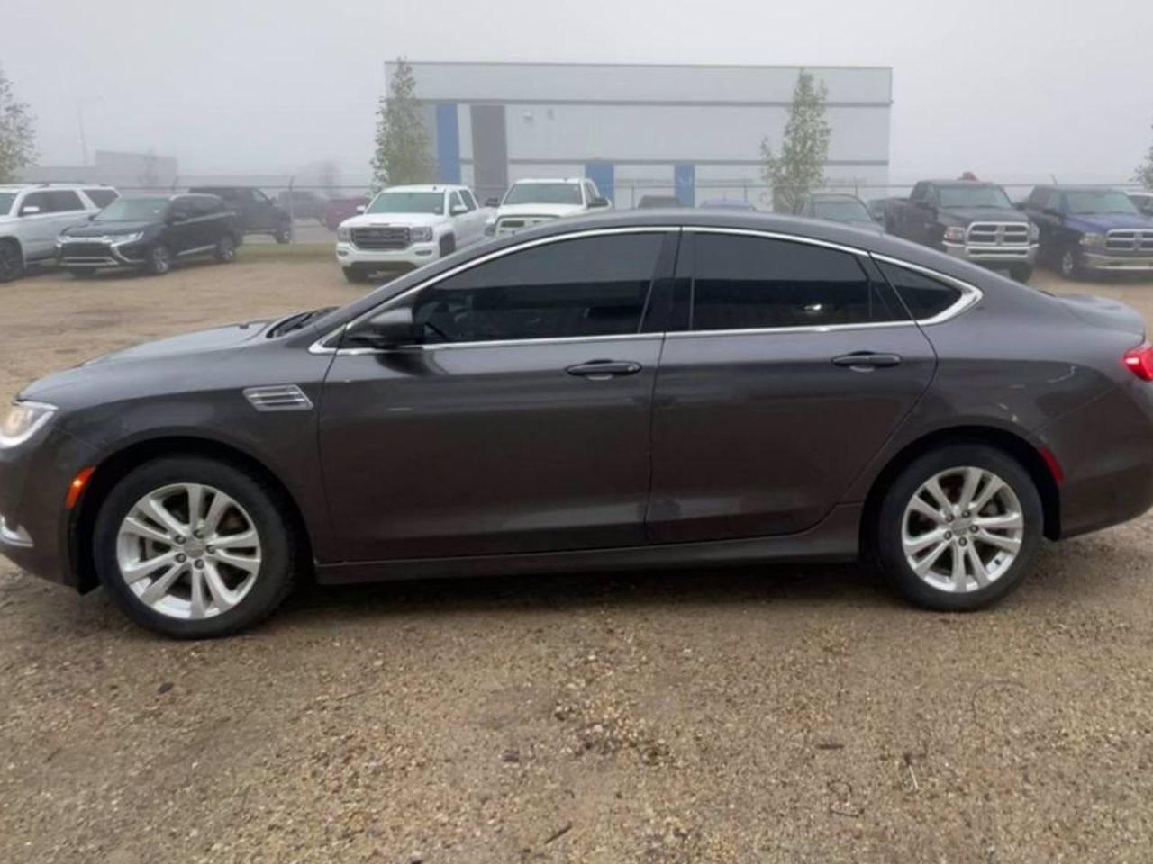 2015 Chrysler 200 Limited-4