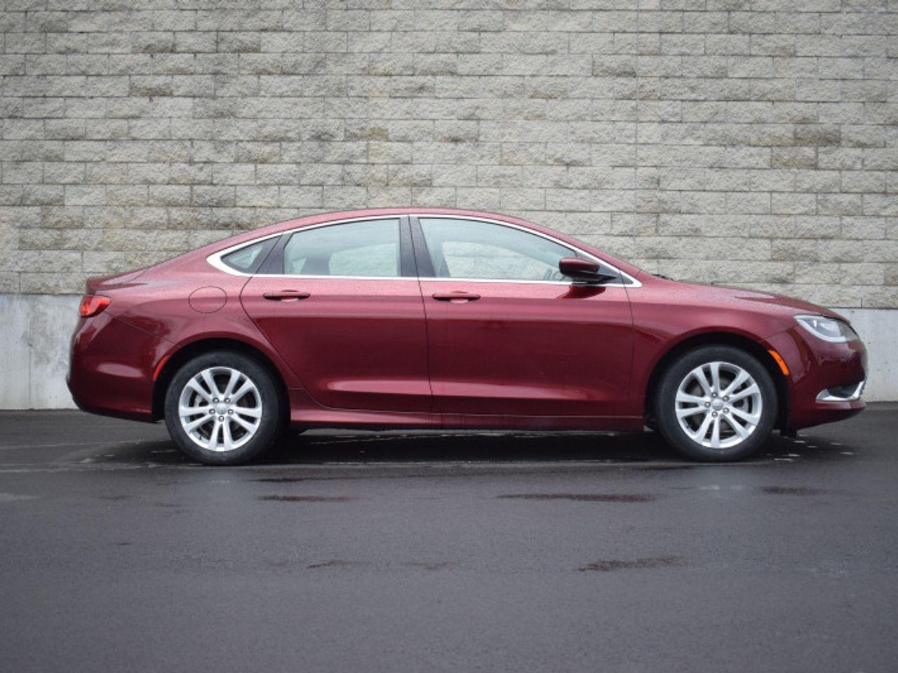2015 Chrysler 200 Limited-1