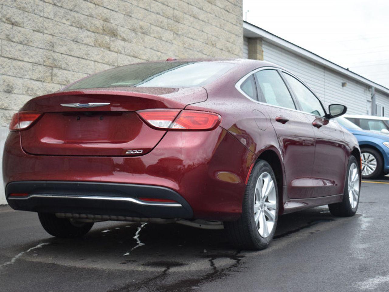 2015 Chrysler 200 Limited-4