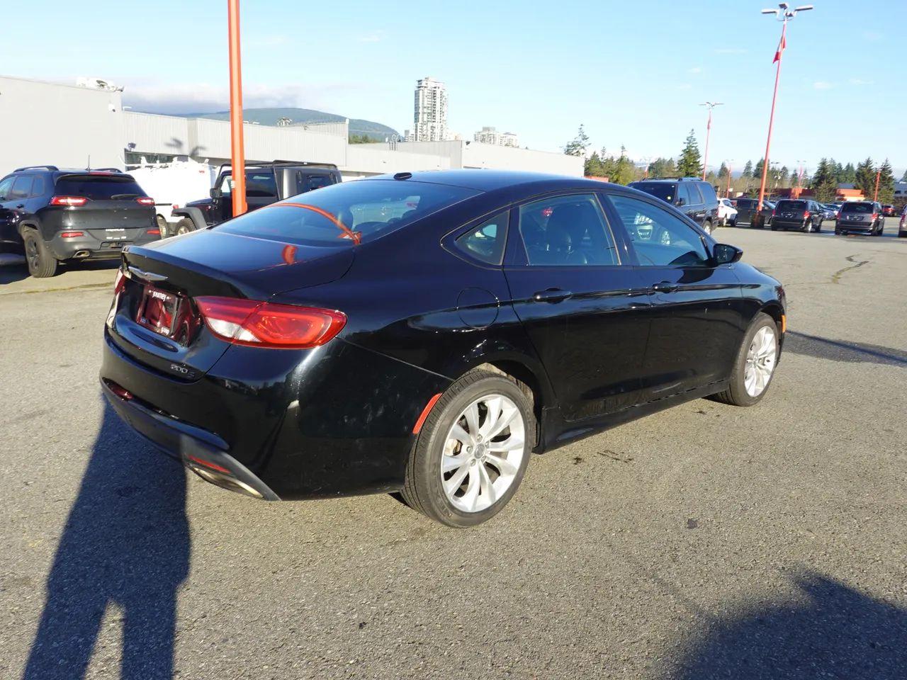 2015 Chrysler 200 S-4