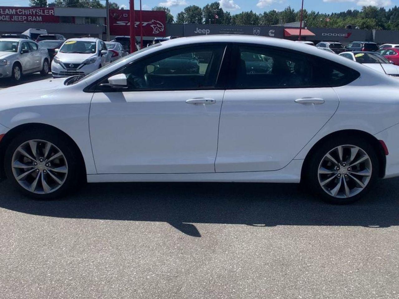 2015 Chrysler 200 S-4