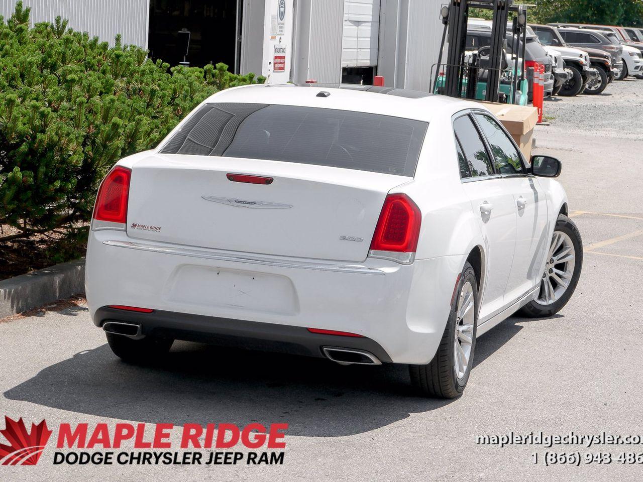 2015 Chrysler 300 Limited-4