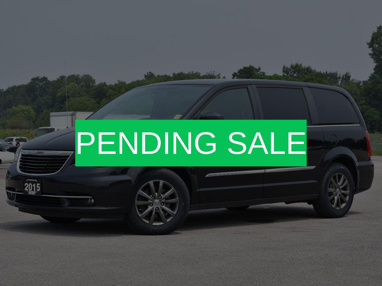 2015 Chrysler Town & Country S-0