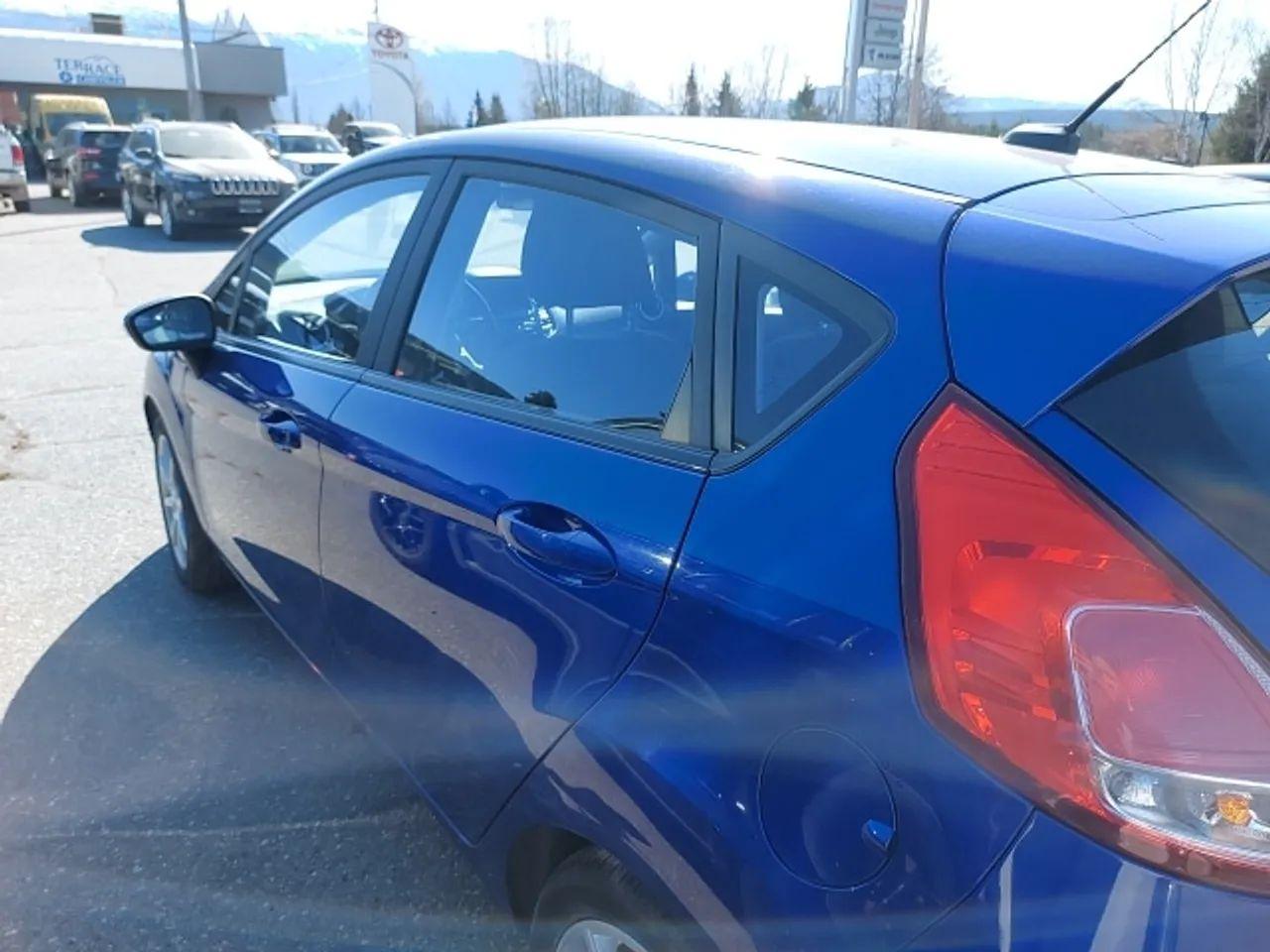 2015 Ford Fiesta SE-3