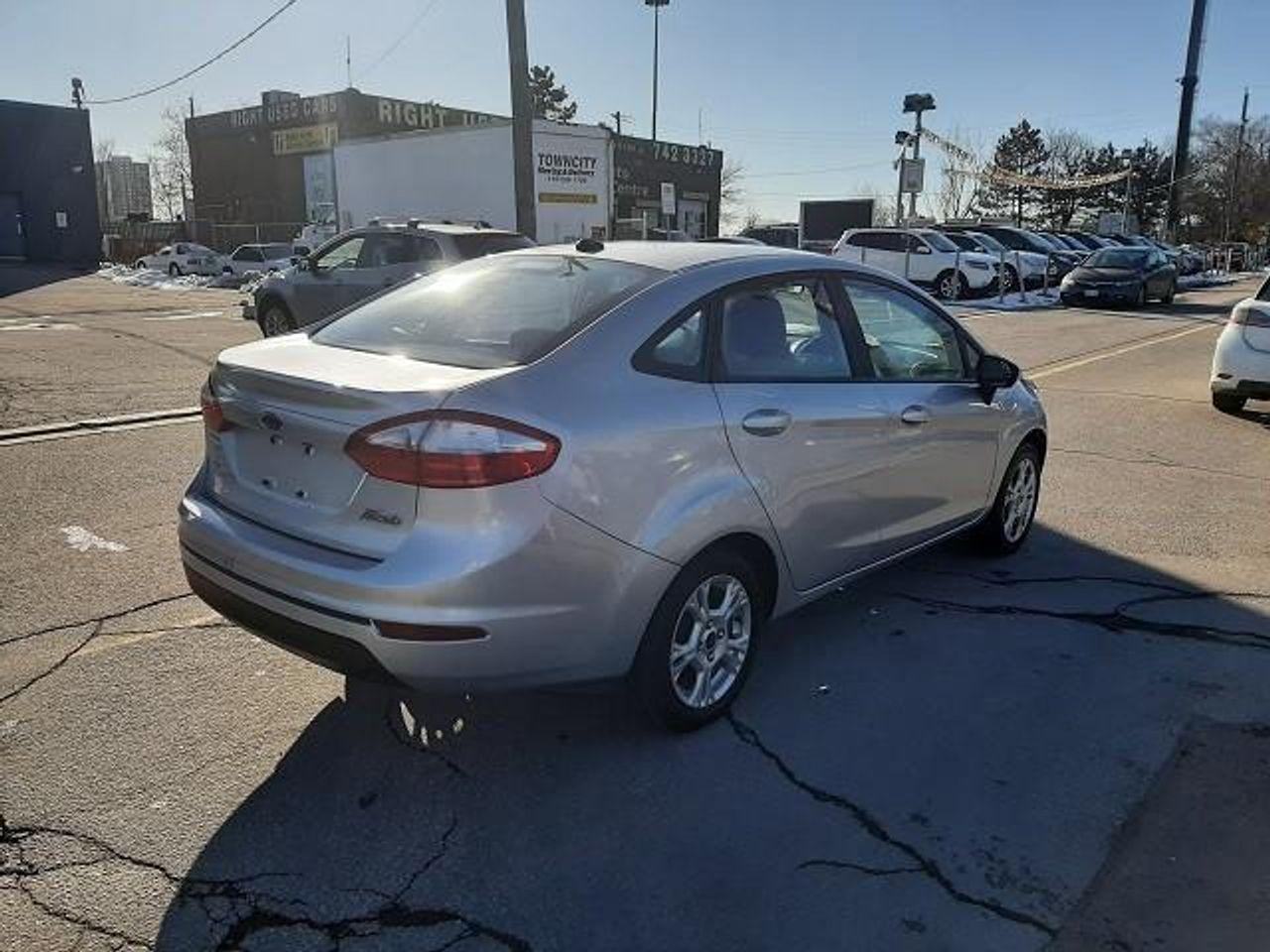 2015 Ford Fiesta SE-4