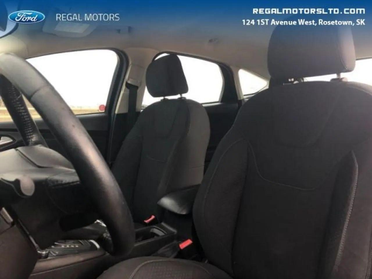 2015 Ford Focus SE-4