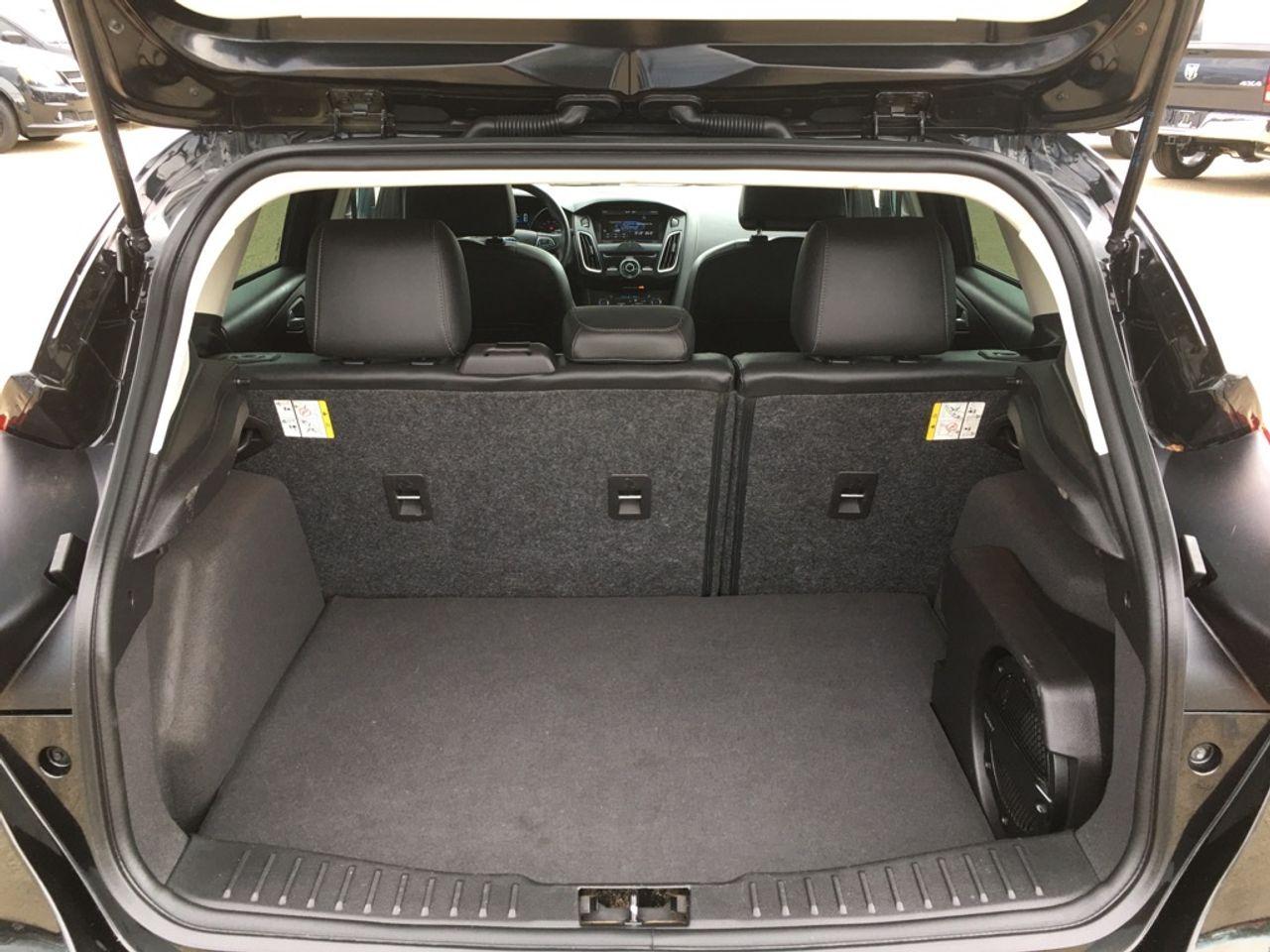 2015 Ford Focus SE-4
