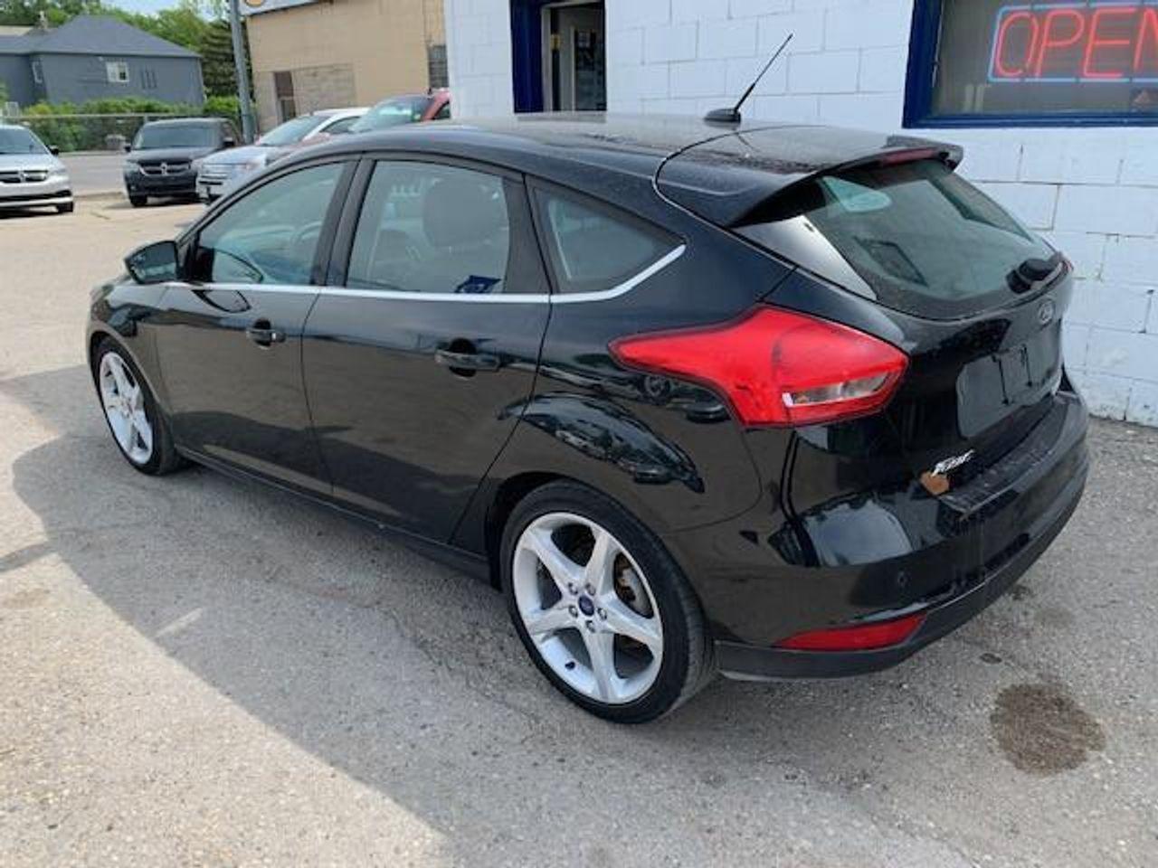2015 Ford Focus Titanium-4