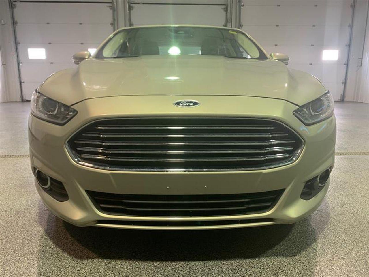 2015 Ford Fusion Hybrid SE-2