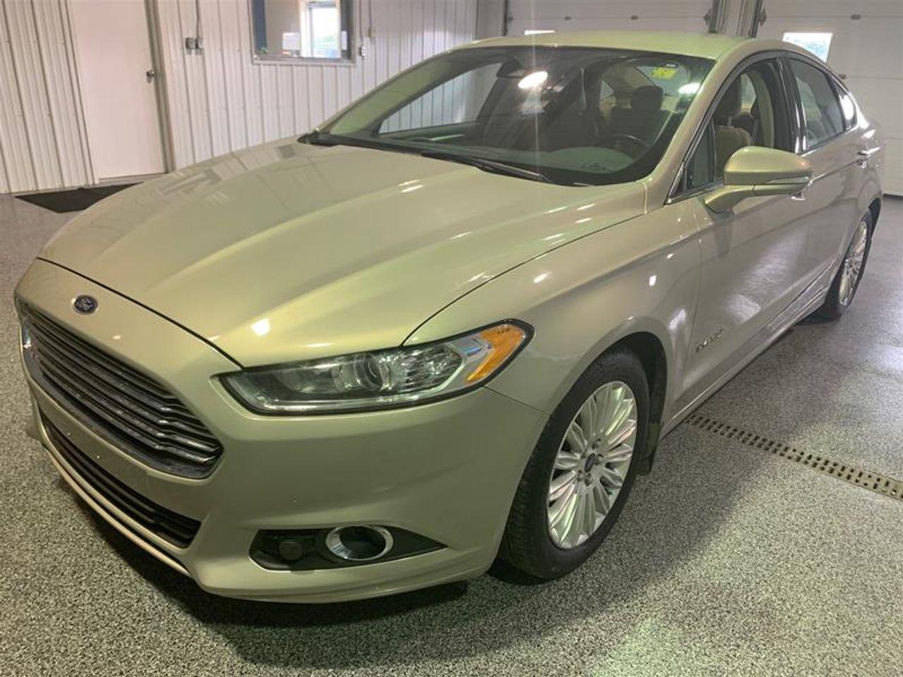 2015 Ford Fusion Hybrid SE-3