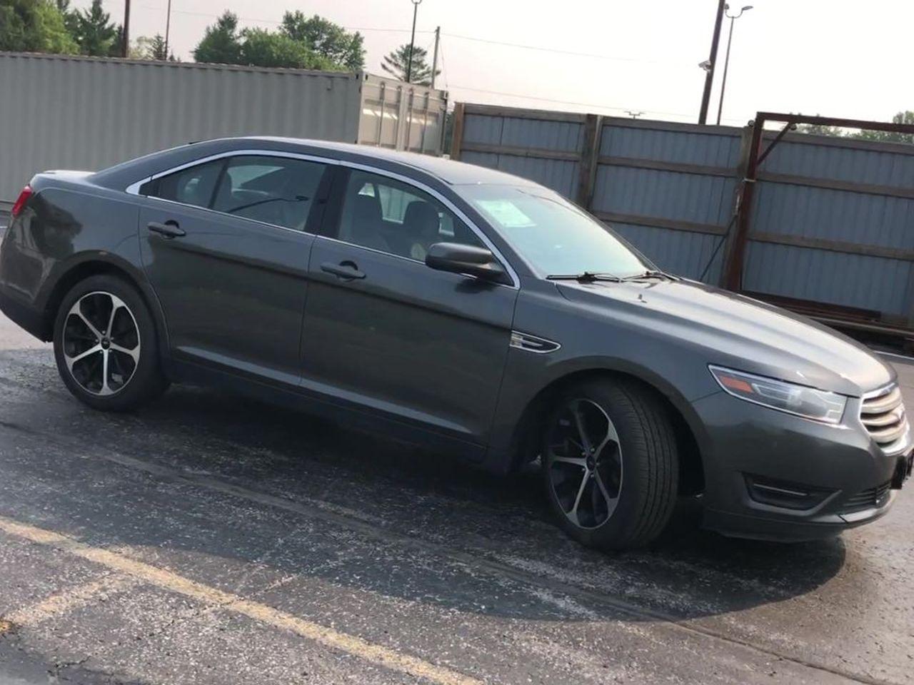 2015 Ford Taurus -1