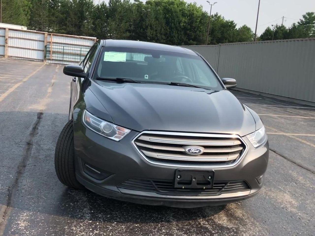 2015 Ford Taurus -2